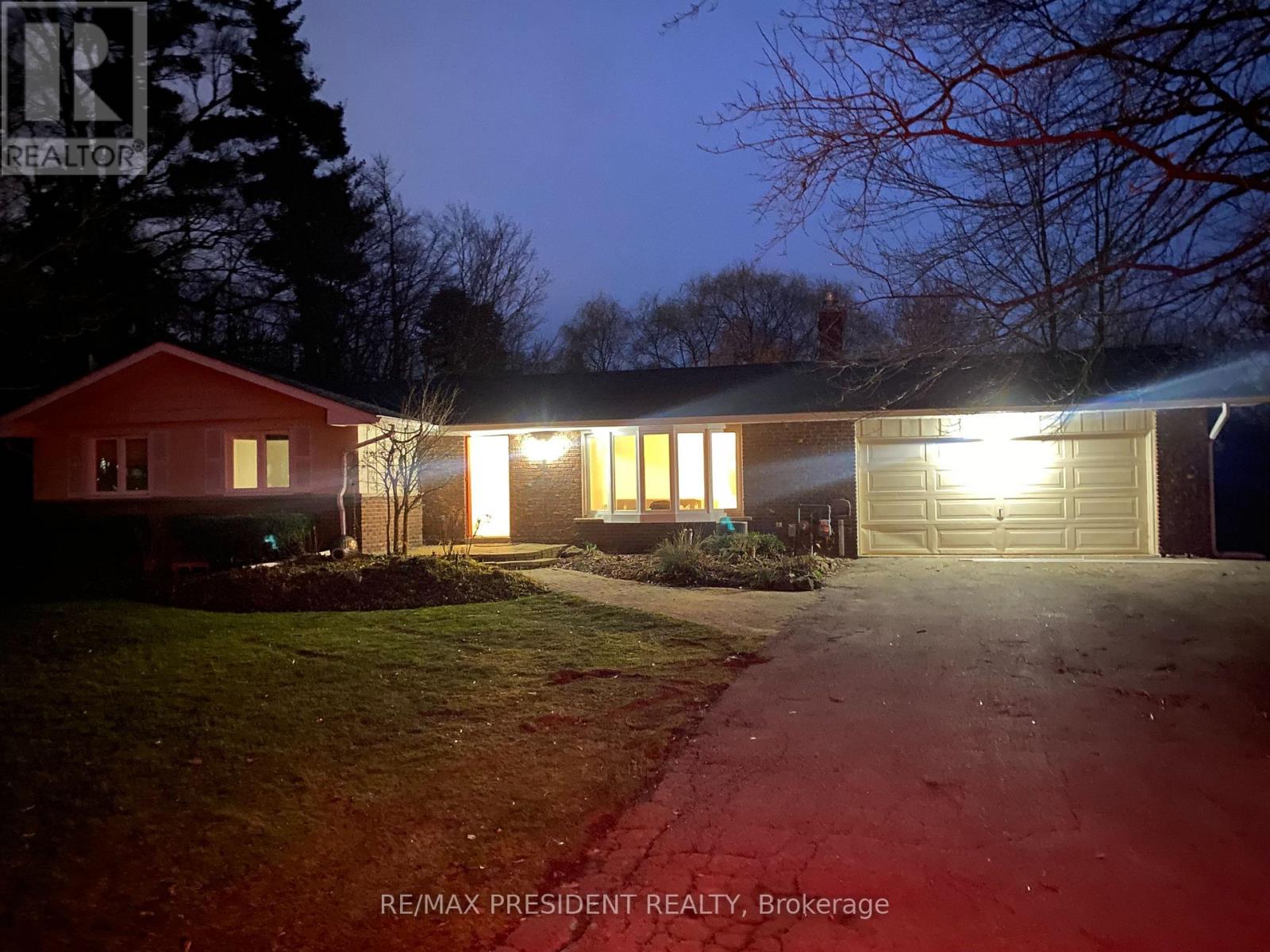 10588 Eighth Line, Halton Hills, Ontario  L7G 4S5 - Photo 3 - W12849578