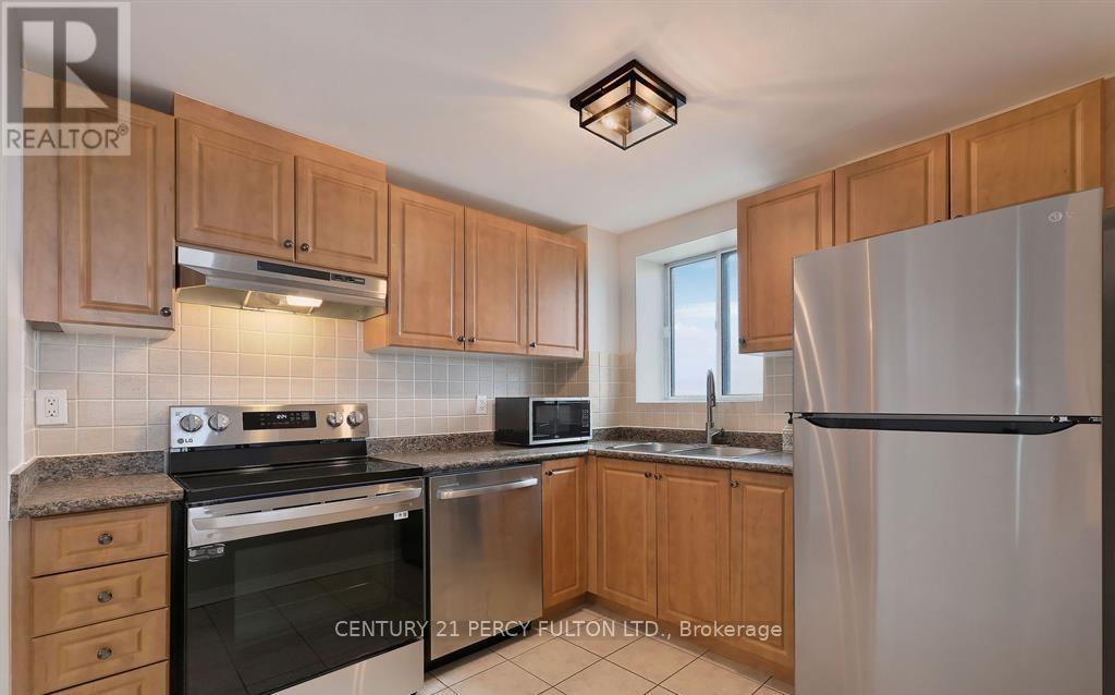 807 - 6720 Glen Erin Drive, Mississauga, Ontario  L5N 3K8 - Photo 4 - W12849584