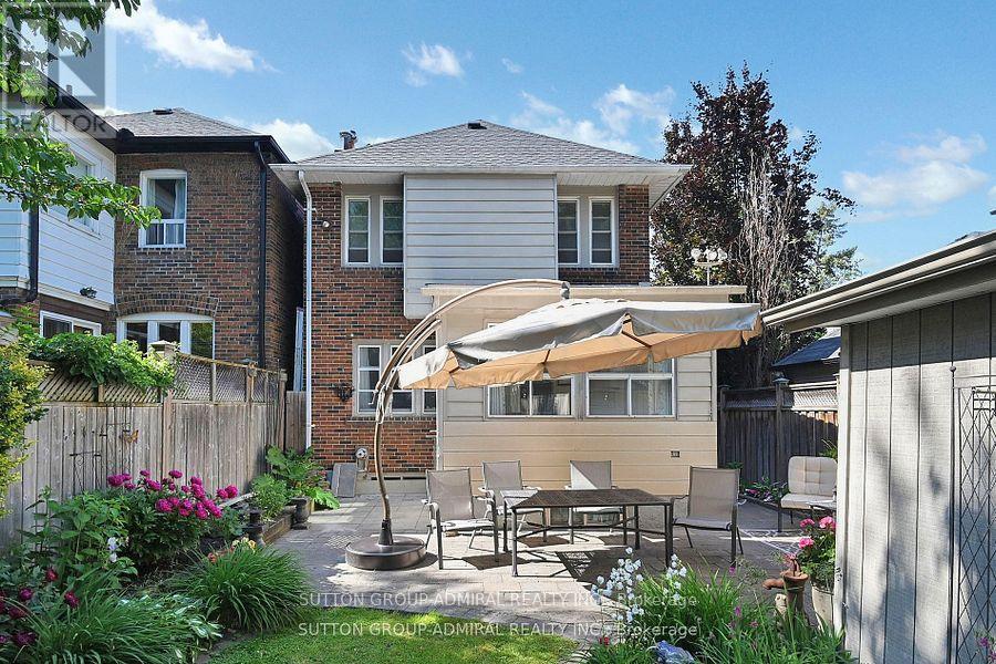 1 Valleyview Gardens, Toronto, Ontario  M6S 2B5 - Photo 23 - W12849600