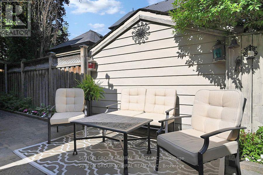 1 Valleyview Gardens, Toronto, Ontario  M6S 2B5 - Photo 27 - W12849600