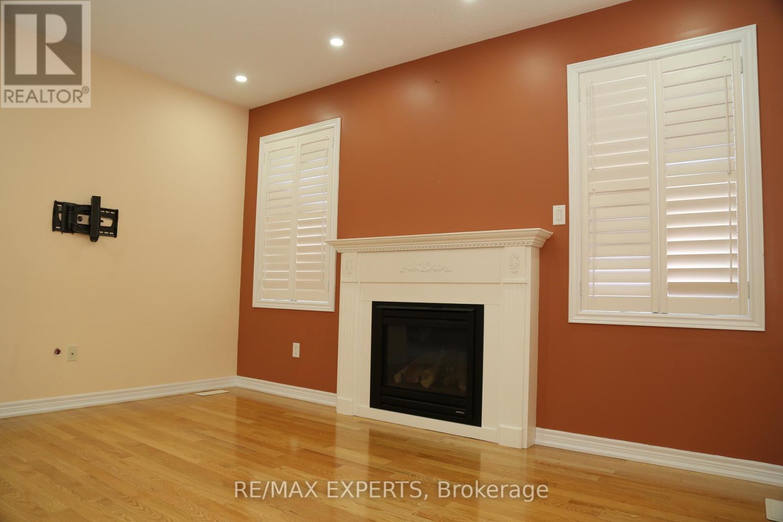 18 Mission Ridge Trail, Brampton, Ontario  L6P 3A2 - Photo 12 - W12849606