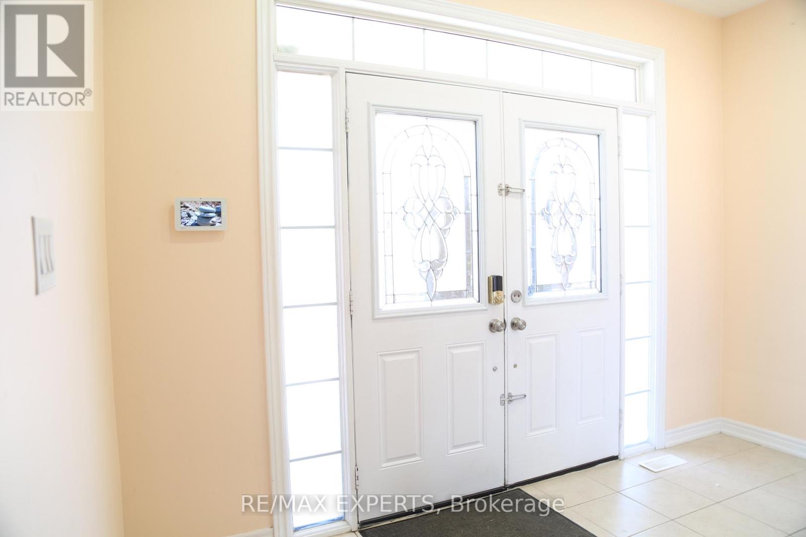 18 Mission Ridge Trail, Brampton, Ontario  L6P 3A2 - Photo 3 - W12849606