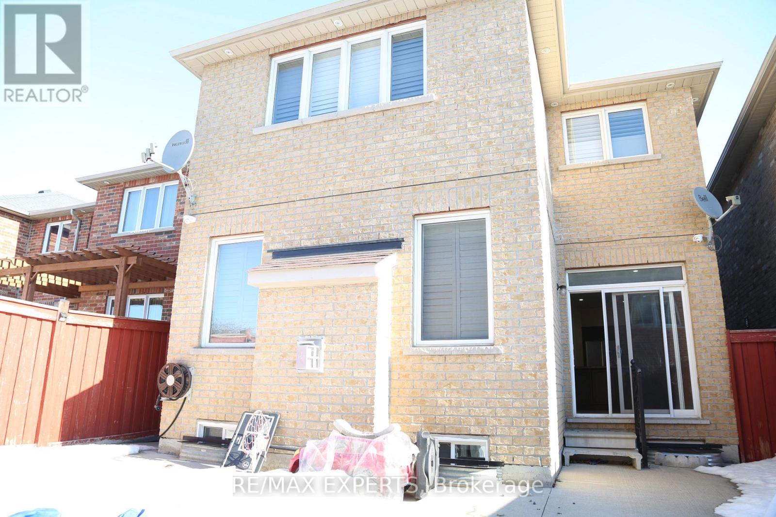 18 Mission Ridge Trail, Brampton, Ontario  L6P 3A2 - Photo 35 - W12849606