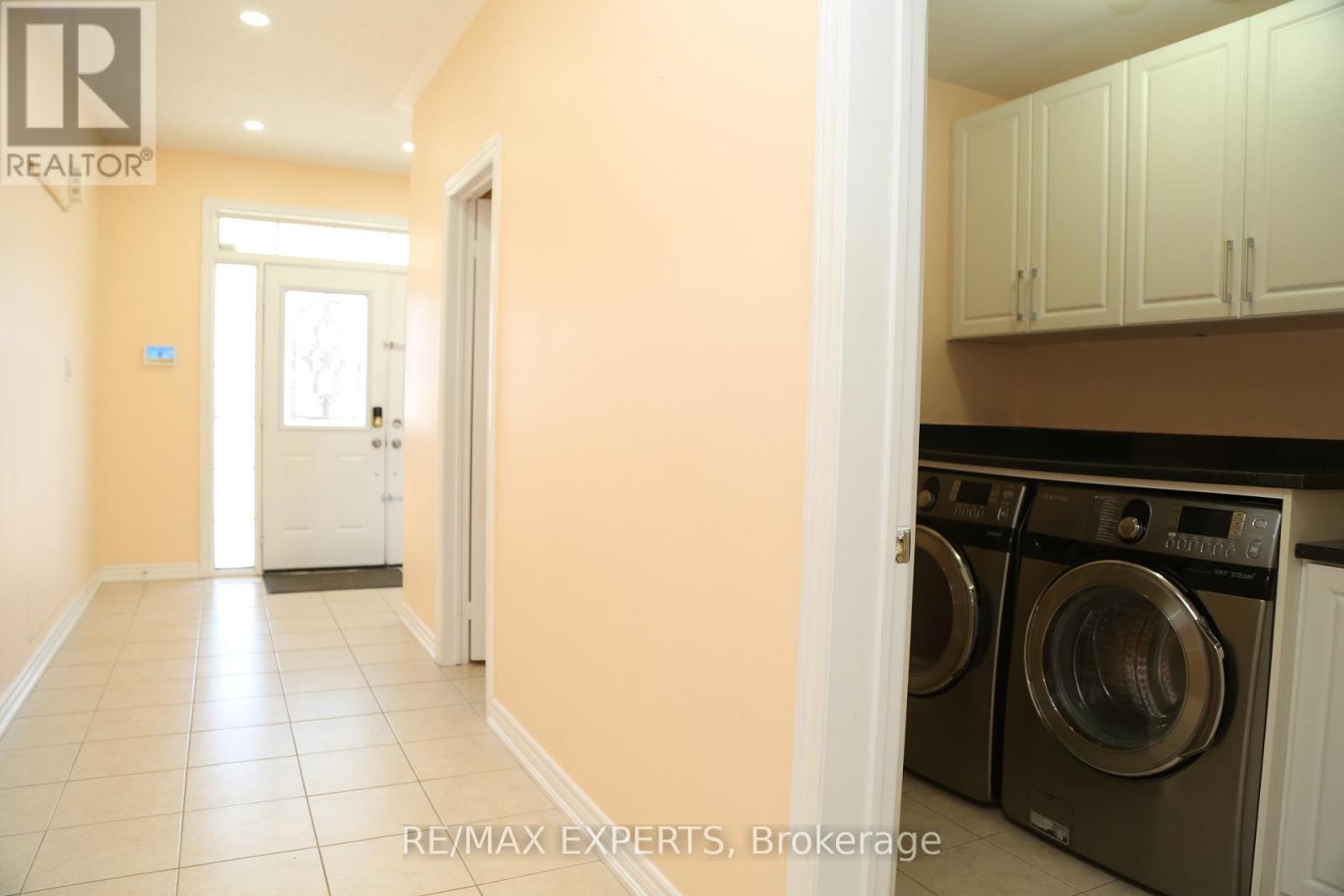 18 Mission Ridge Trail, Brampton, Ontario  L6P 3A2 - Photo 5 - W12849606