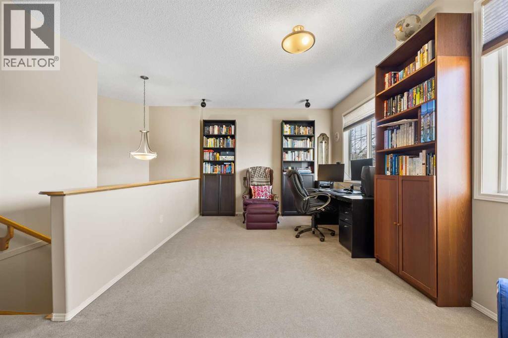 83 Cougarstone Way Sw, Calgary, Alberta  T3H 4Z6 - Photo 22 - A2289157