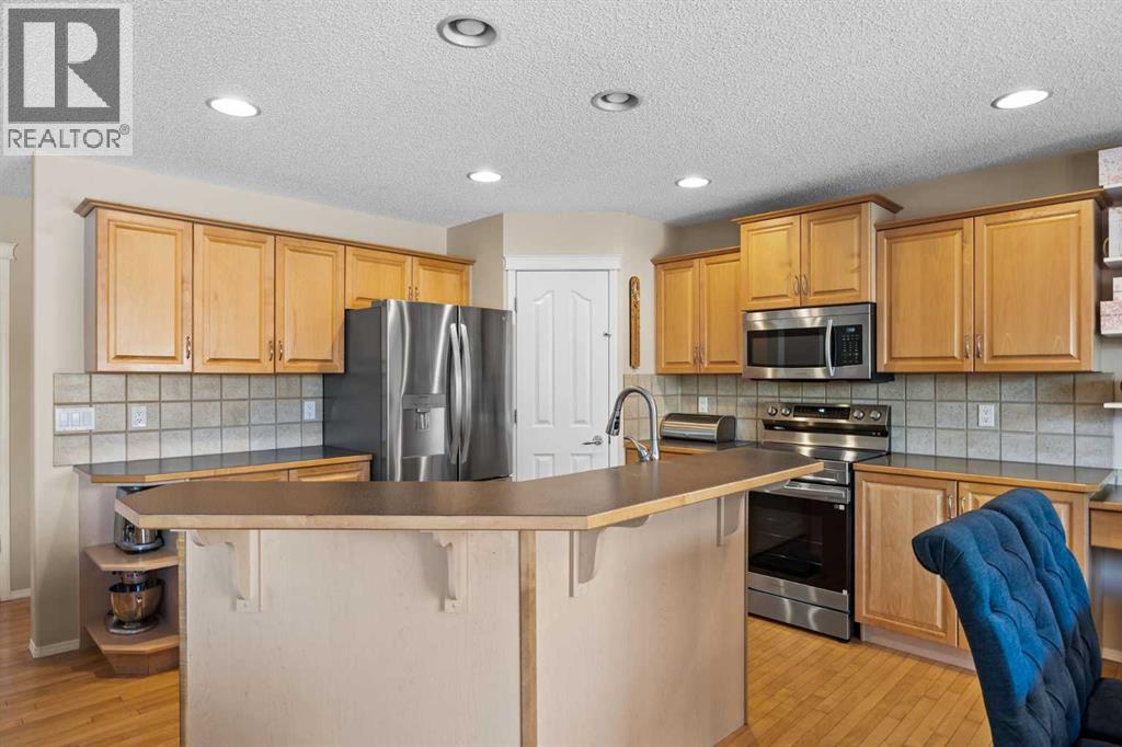 83 Cougarstone Way Sw, Calgary, Alberta  T3H 4Z6 - Photo 16 - A2289157