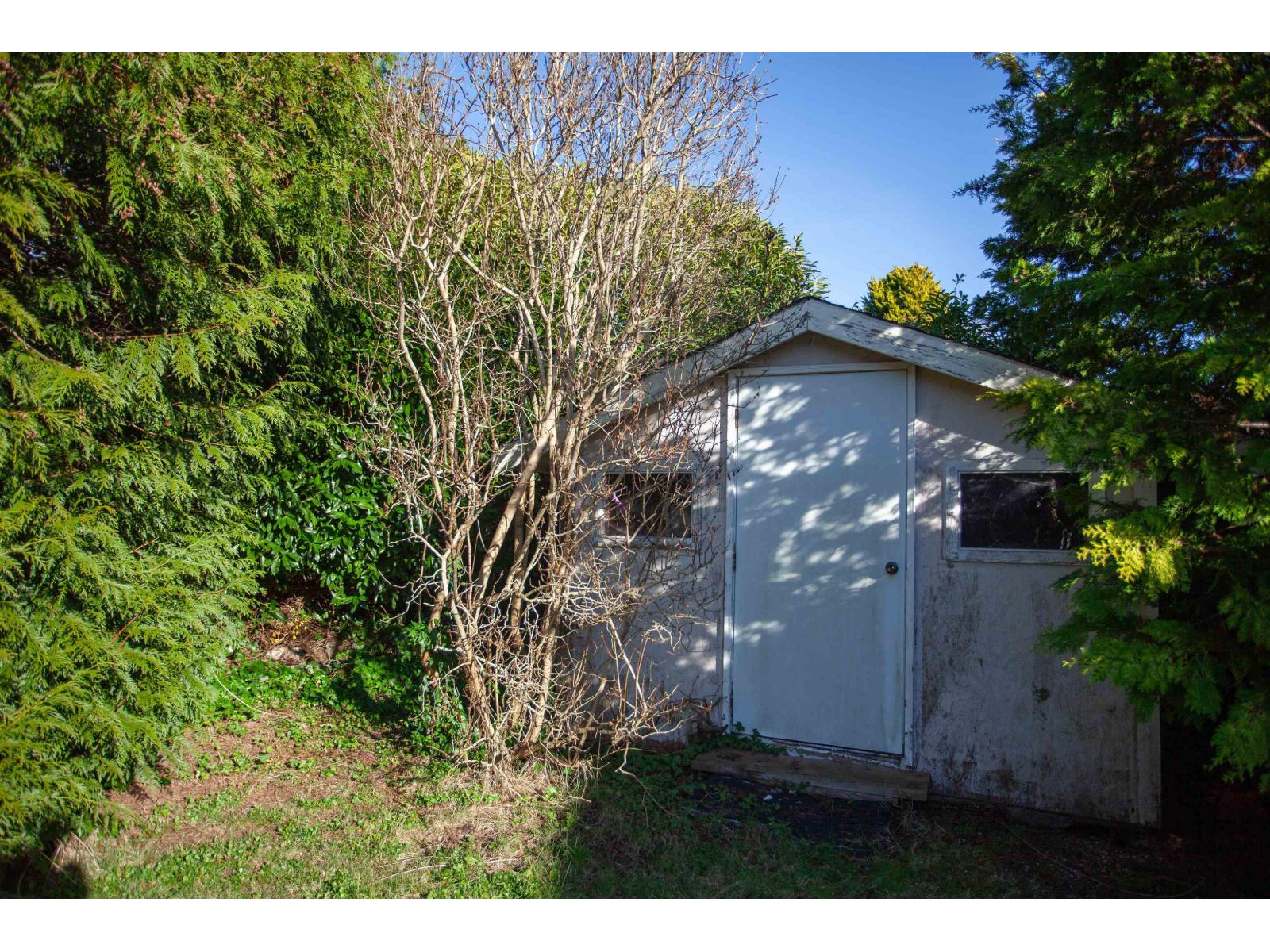 14451 Mann Park Crescent, White Rock, British Columbia  V4B 3A7 - Photo 13 - R3094476