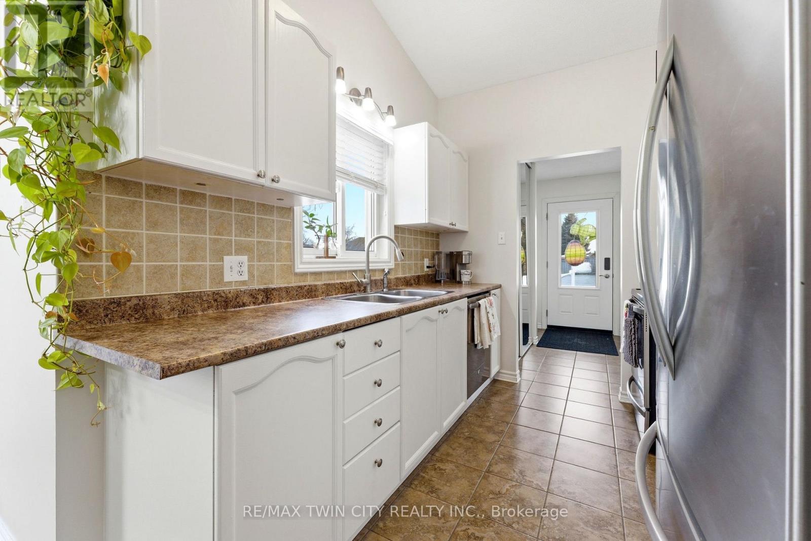 530 Mortimer Drive, Cambridge, Ontario  N3H 5M5 - Photo 16 - X12849272