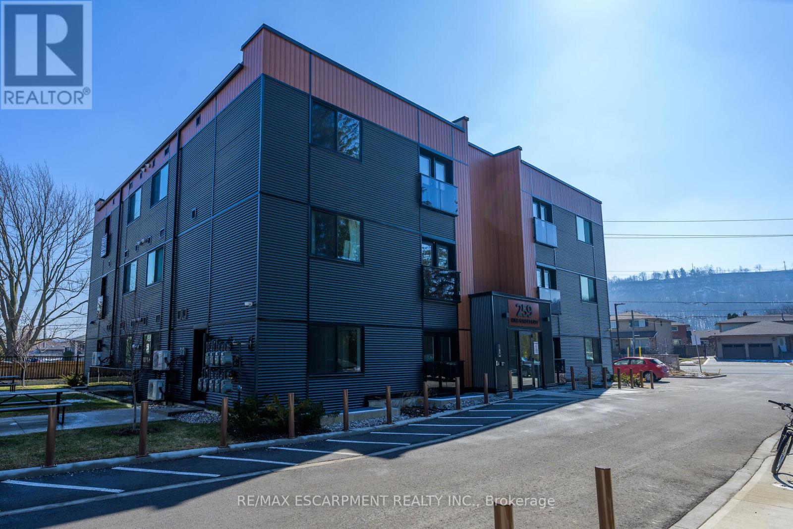 303 - 259 King Street E, Hamilton, Ontario  L8G 1L9 - Photo 4 - X12849390