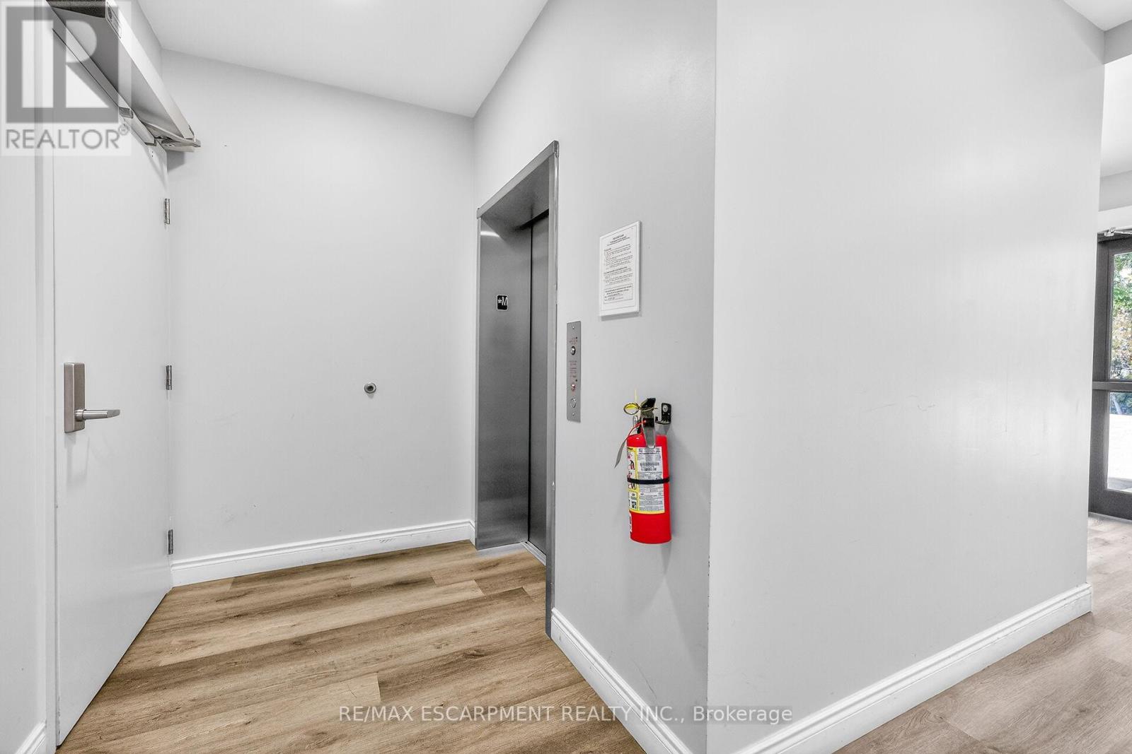 303 - 259 King Street E, Hamilton, Ontario  L8G 1L9 - Photo 6 - X12849390