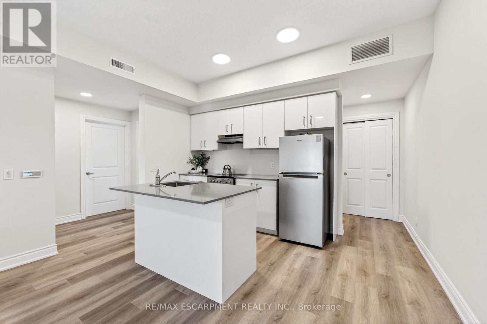 303 - 259 King Street E, Hamilton, Ontario  L8G 1L9 - Photo 7 - X12849390