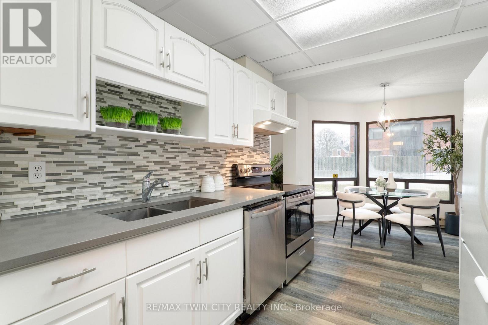 107 - 10 Ellen Street E, Kitchener, Ontario  N2H 6R8 - Photo 16 - X12849402