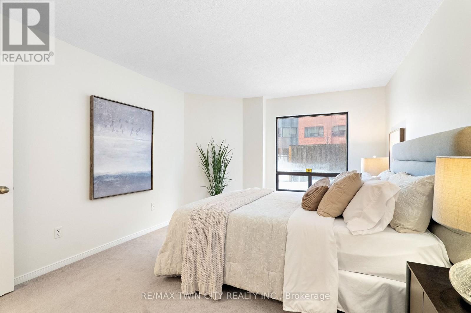 107 - 10 Ellen Street E, Kitchener, Ontario  N2H 6R8 - Photo 26 - X12849402