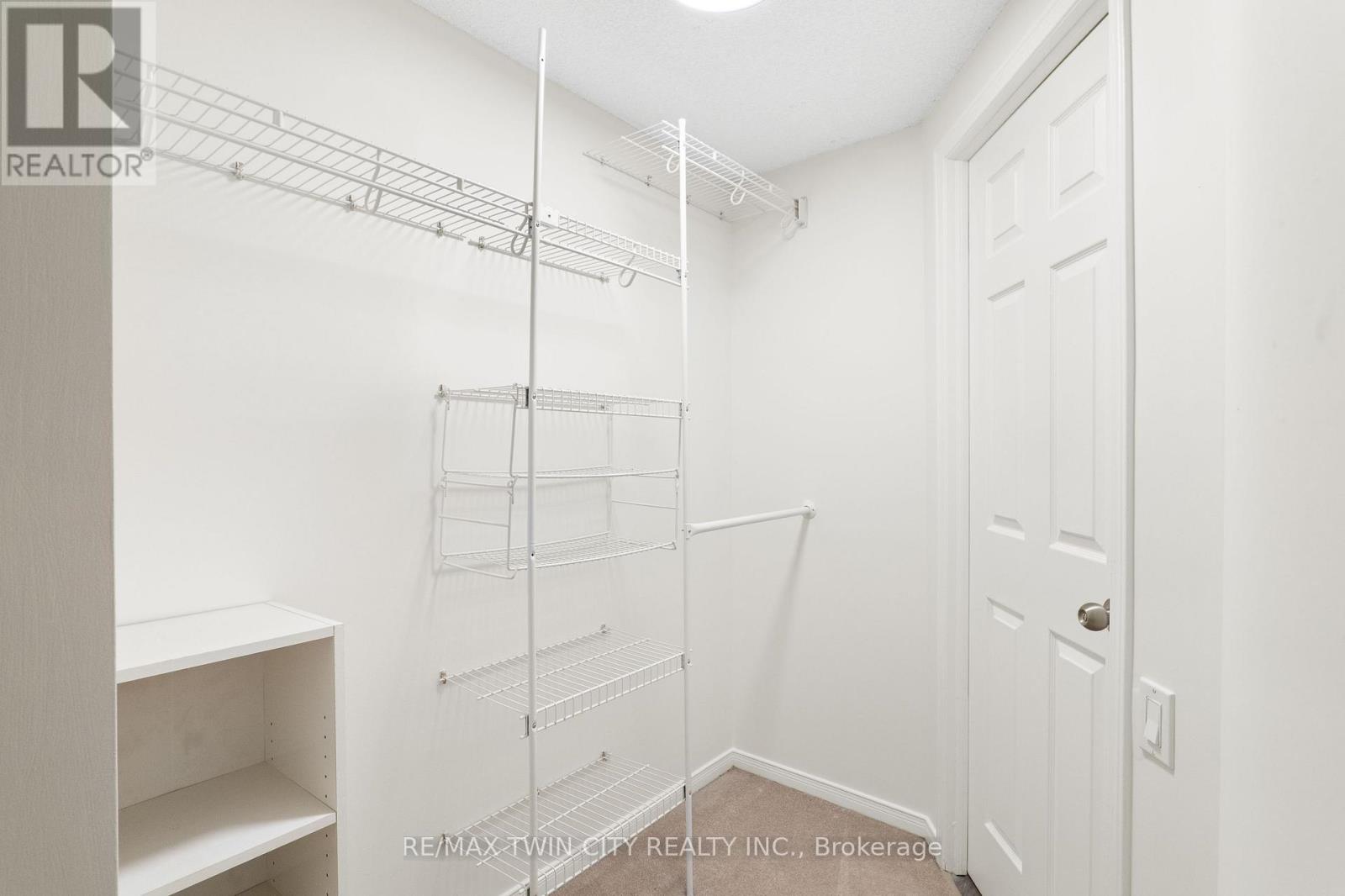 107 - 10 Ellen Street E, Kitchener, Ontario  N2H 6R8 - Photo 27 - X12849402