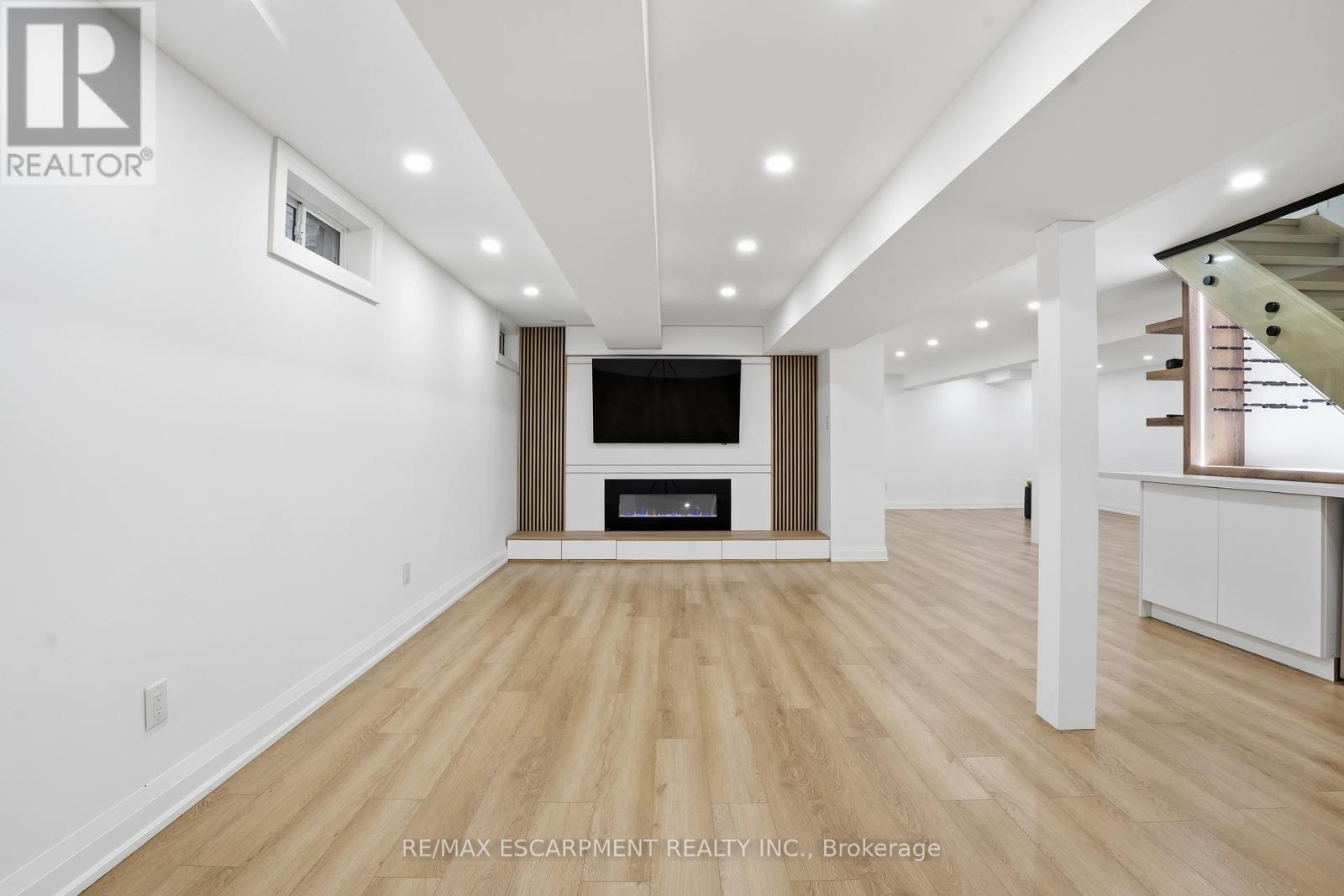 108 Greenshire Drive, Hamilton, Ontario  L9C 7G5 - Photo 30 - X12849436