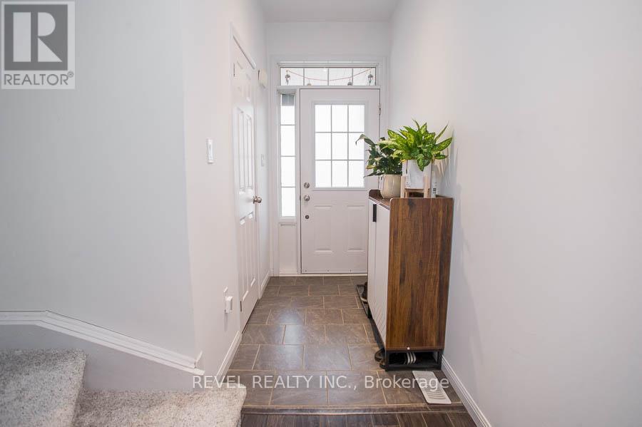 24 - 21 Diana Avenue, Brantford, Ontario  N3T 0G7 - Photo 3 - X12849498