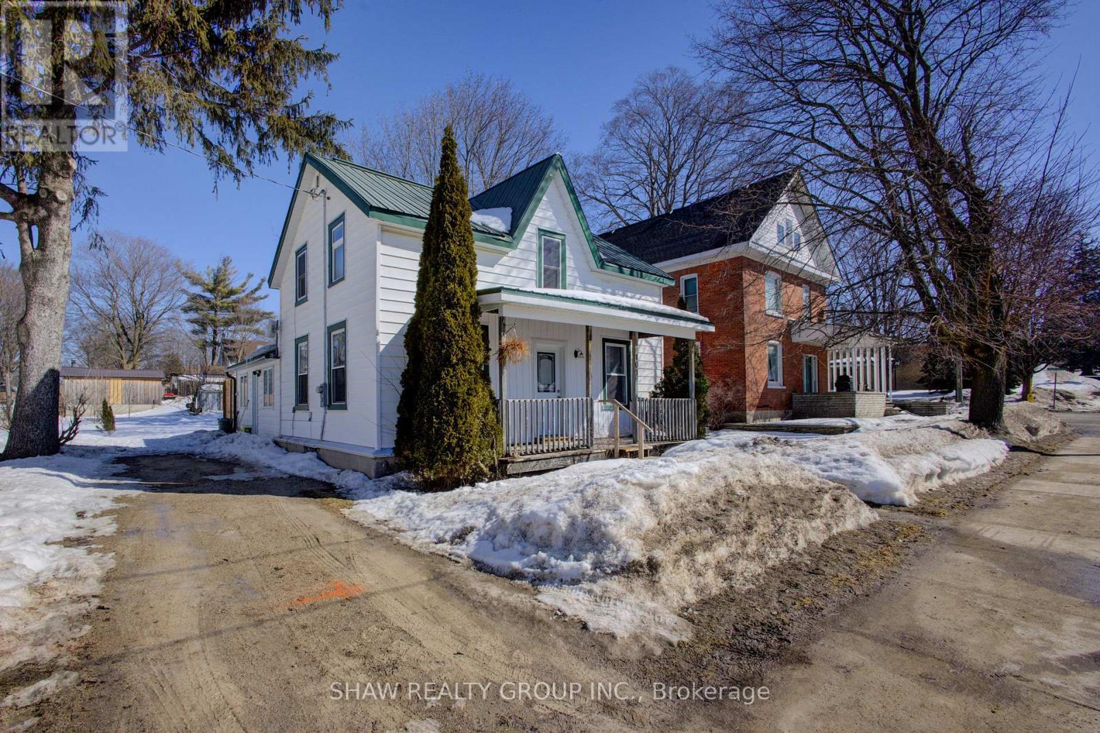 101 John Street, North Huron, Ontario  N0G 2W0 - Photo 2 - X12849608