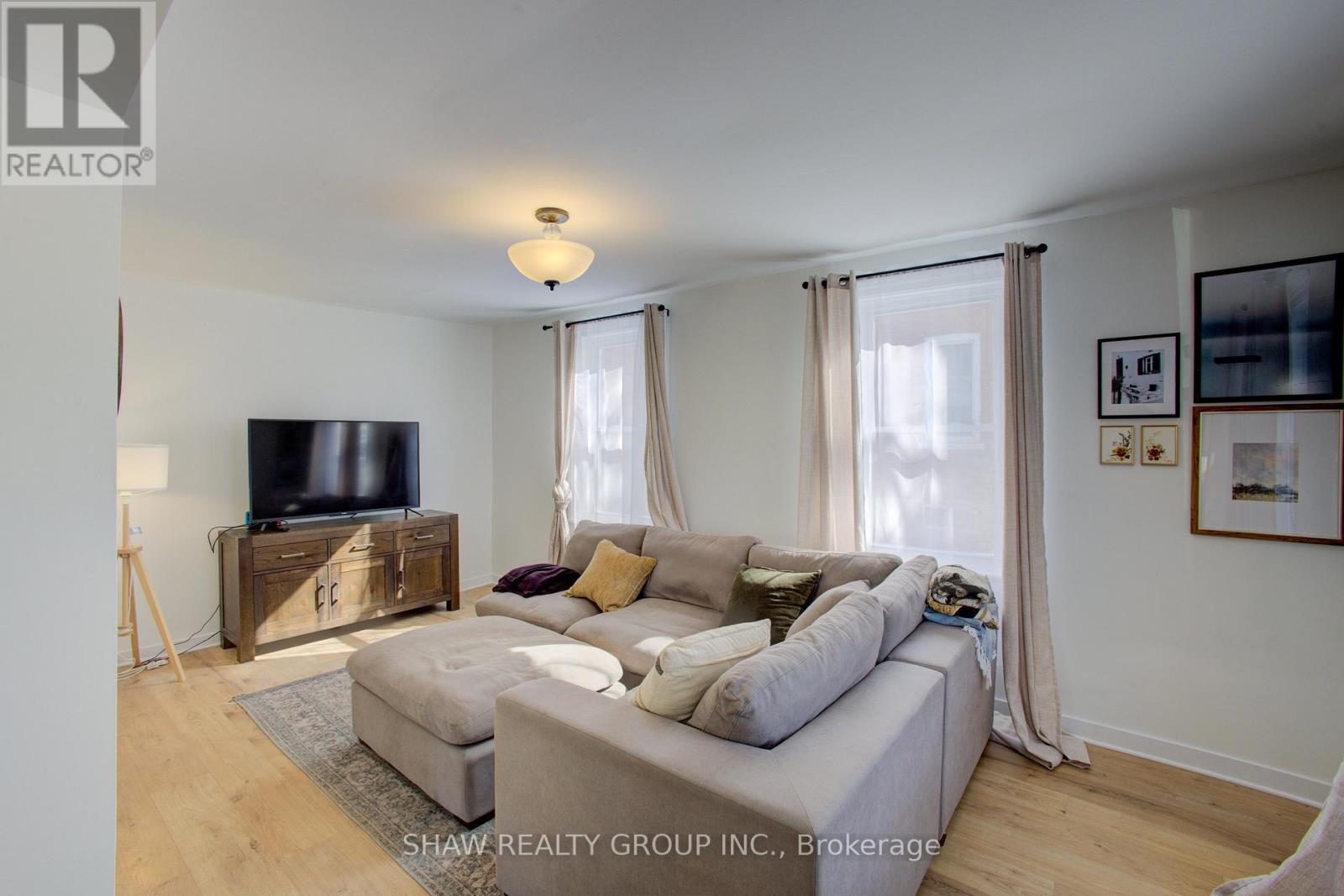 101 John Street, North Huron, Ontario  N0G 2W0 - Photo 7 - X12849608