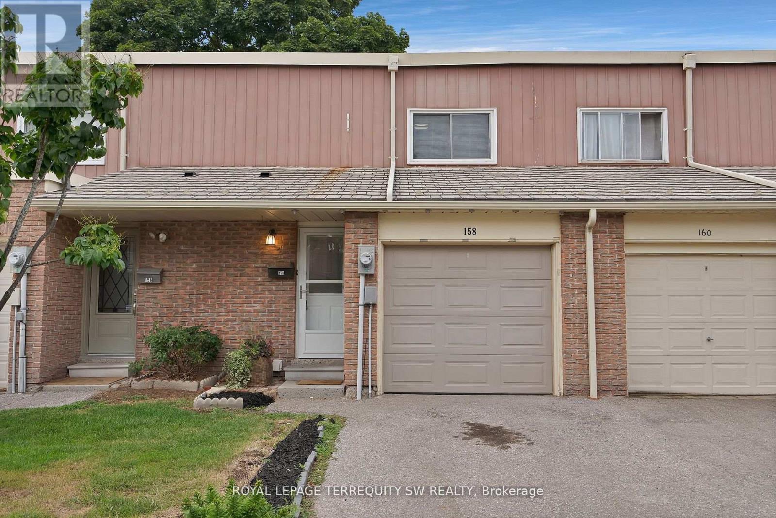 233 - 158 Woody Vine Way, Toronto, Ontario  M2J 4H6 - Photo 2 - C12849374