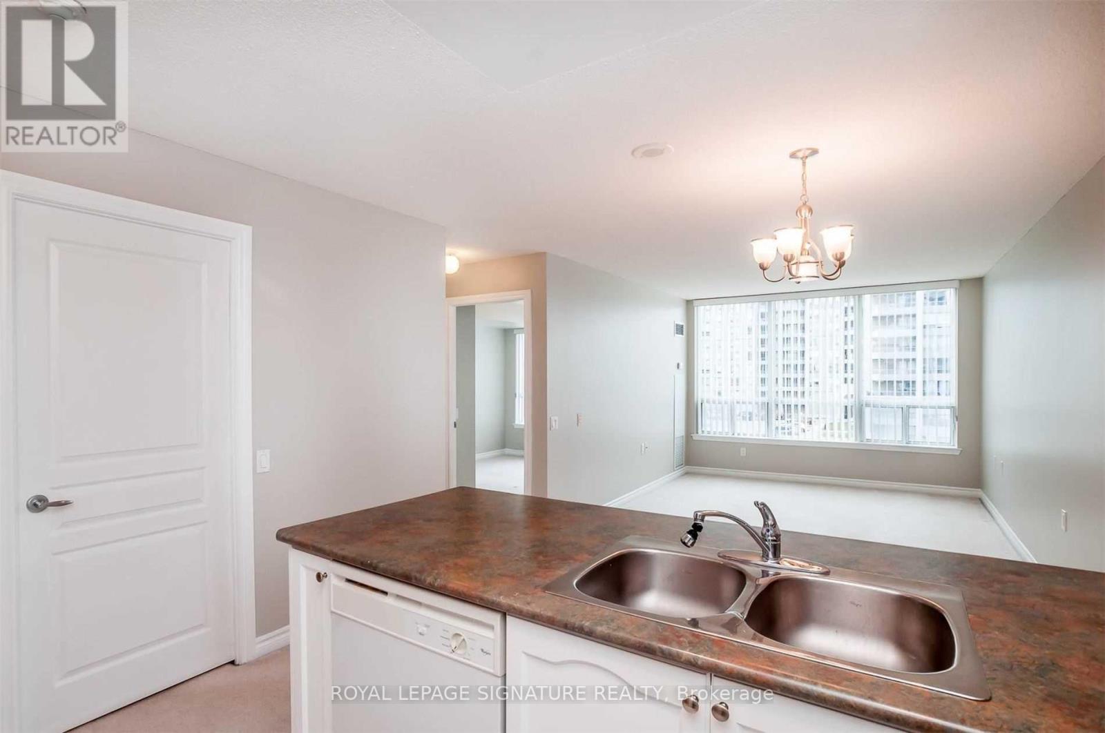 603 - 9017 Leslie Street, Richmond Hill, Ontario  L4B 4R8 - Photo 5 - N12849670