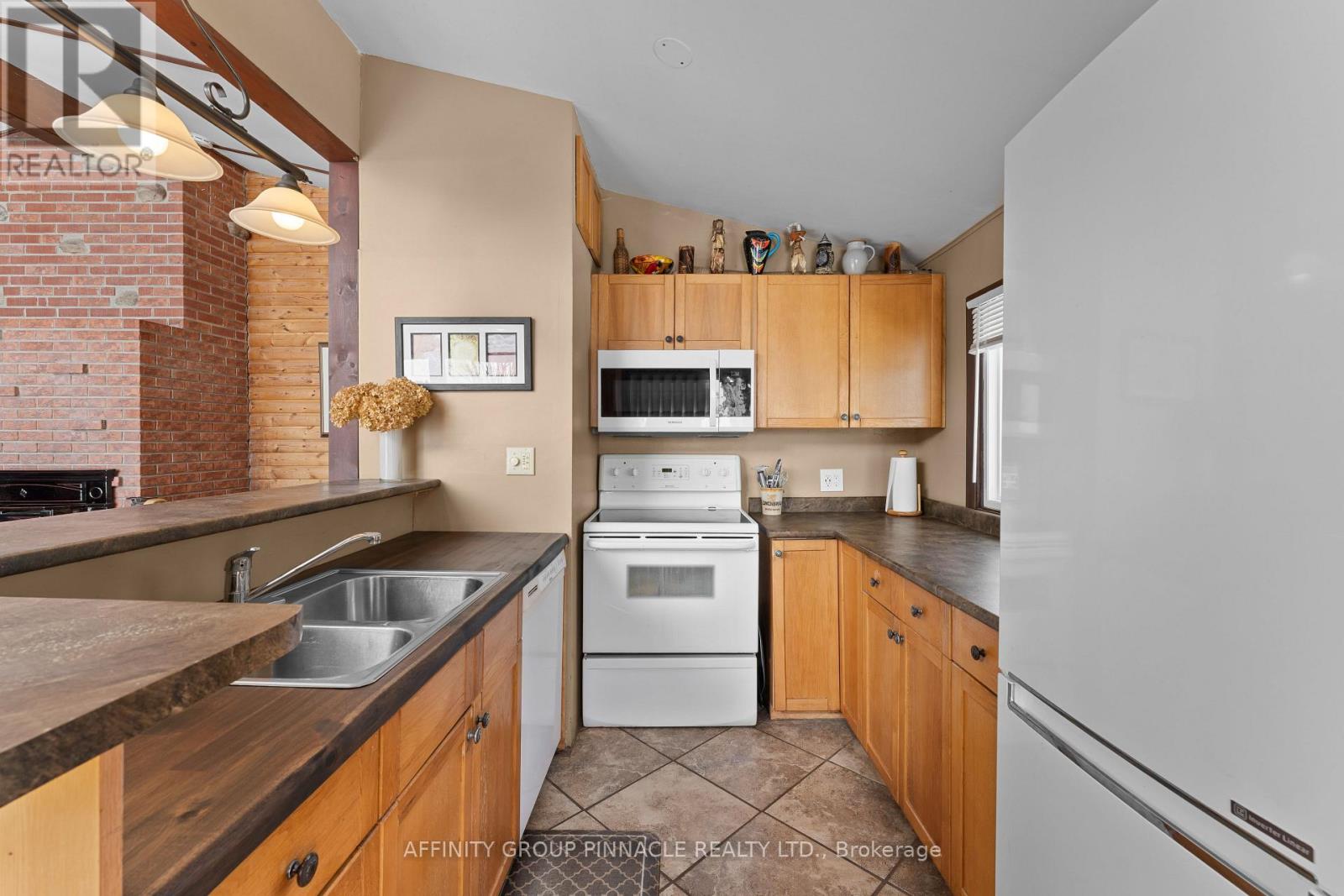 18 Lakeview Boulevard, Kawartha Lakes, Ontario  K0M 2C0 - Photo 16 - X12849690