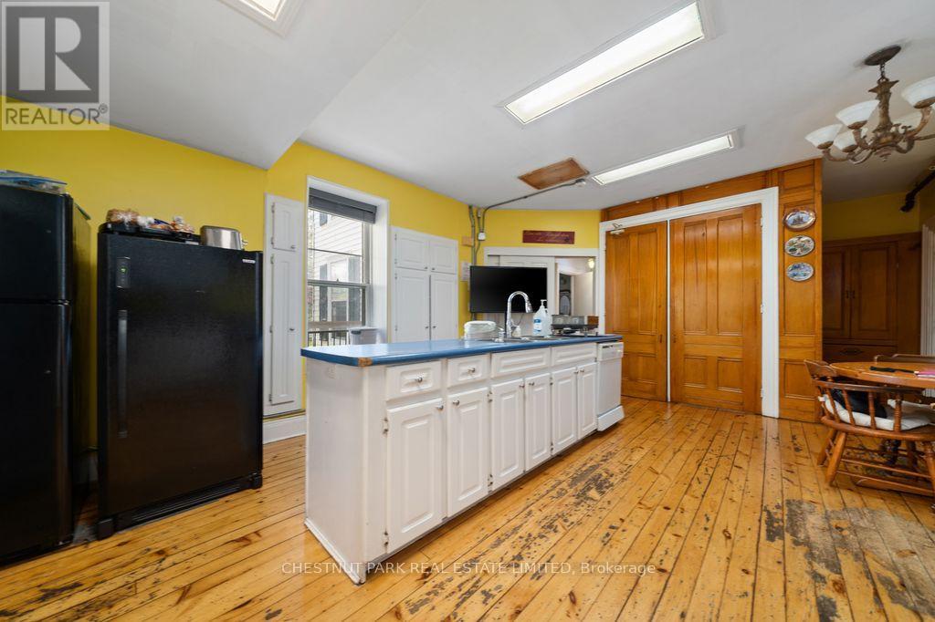 71 Queen Street, Prince Edward County, Ontario  K0K 2T0 - Photo 18 - X12849766