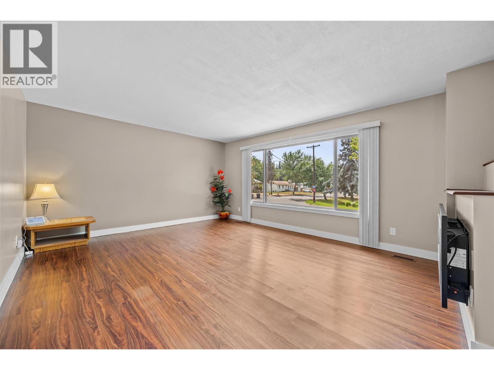 645 Mark Road, Kelowna, British Columbia  V1X 5G8 - Photo 5 - 10372691