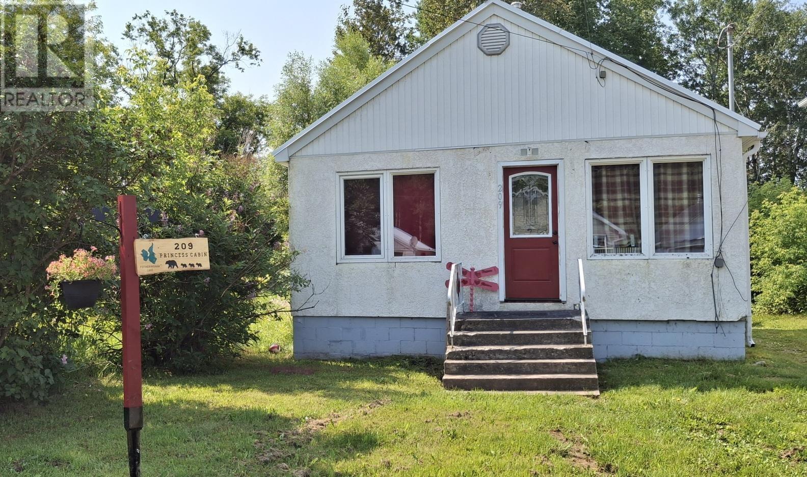 209 Fotheringham Ave, Atikokan, Ontario  P0T 1C0 - Photo 1 - TB253635