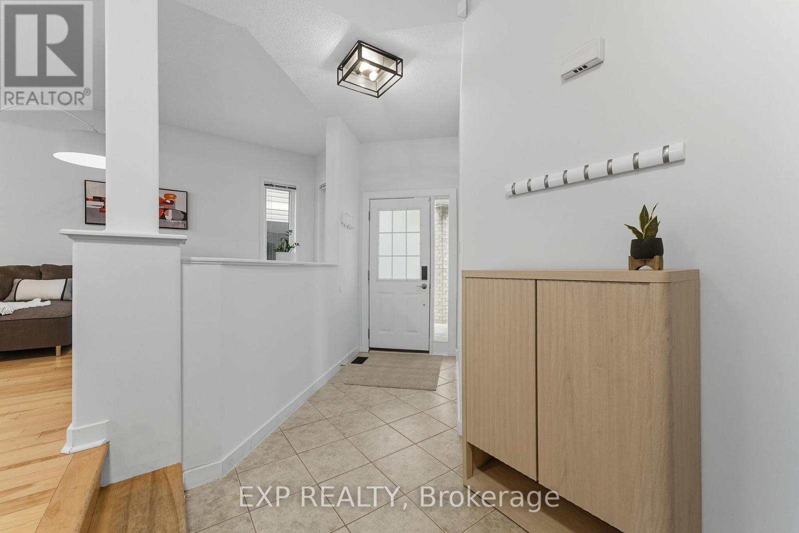 16 North Harrow Drive, Ottawa, Ontario  K2J 4V7 - Photo 4 - X12849708