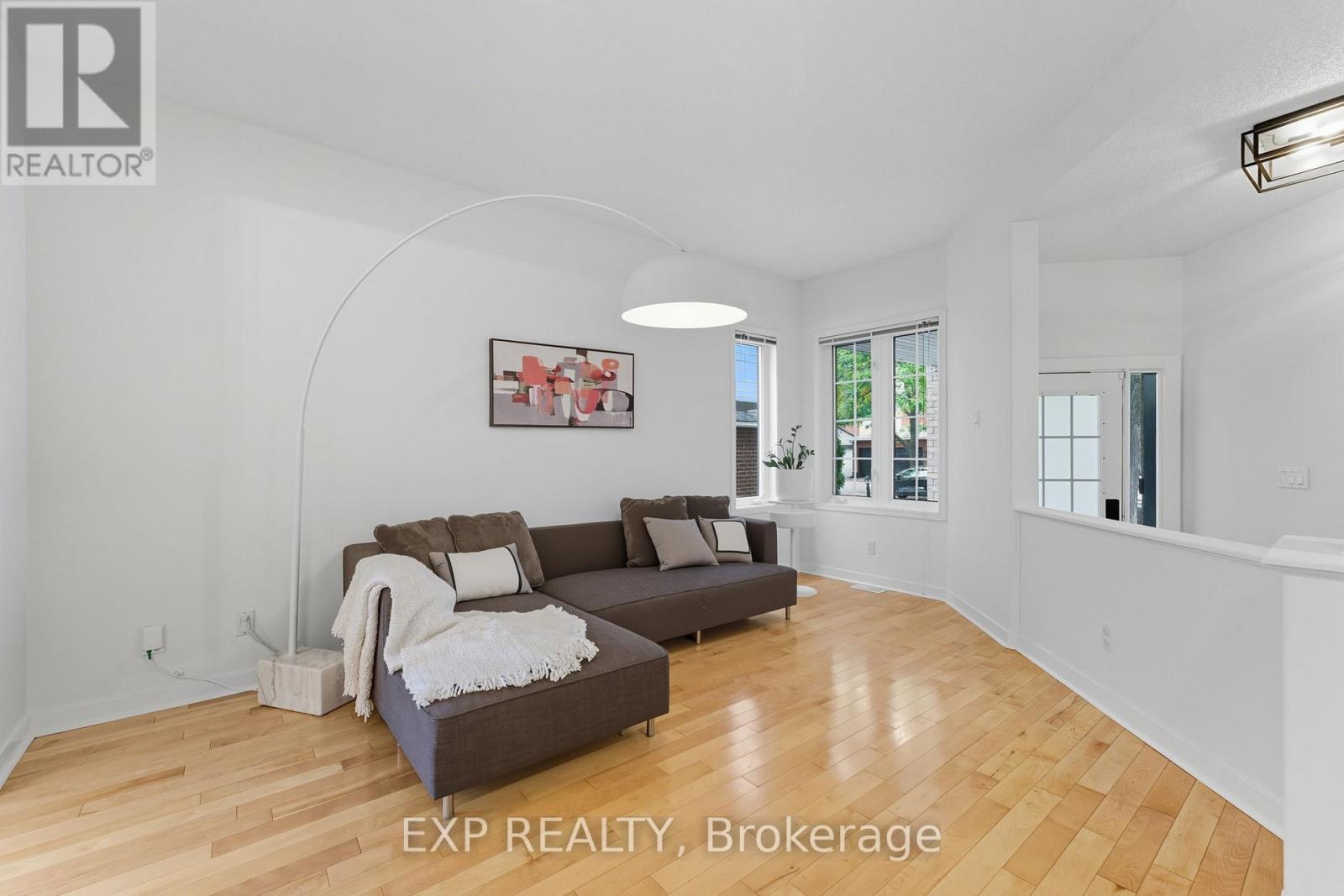 16 North Harrow Drive, Ottawa, Ontario  K2J 4V7 - Photo 6 - X12849708