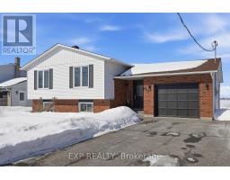 584 HOLMES STREET, North Dundas, Ontario