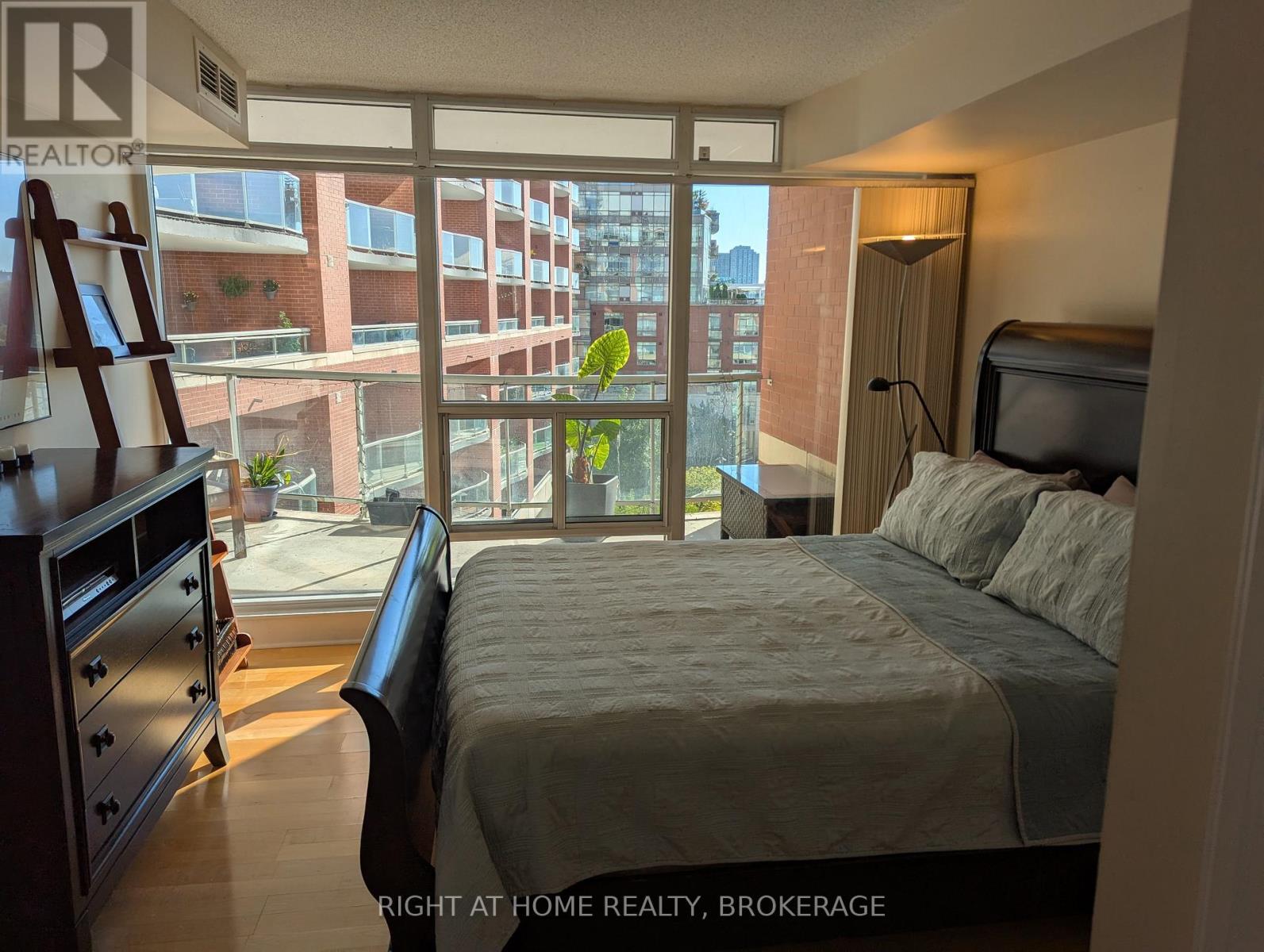 608 - 550 Queens Quay W, Toronto, Ontario  M5V 3M8 - Photo 15 - C12849740