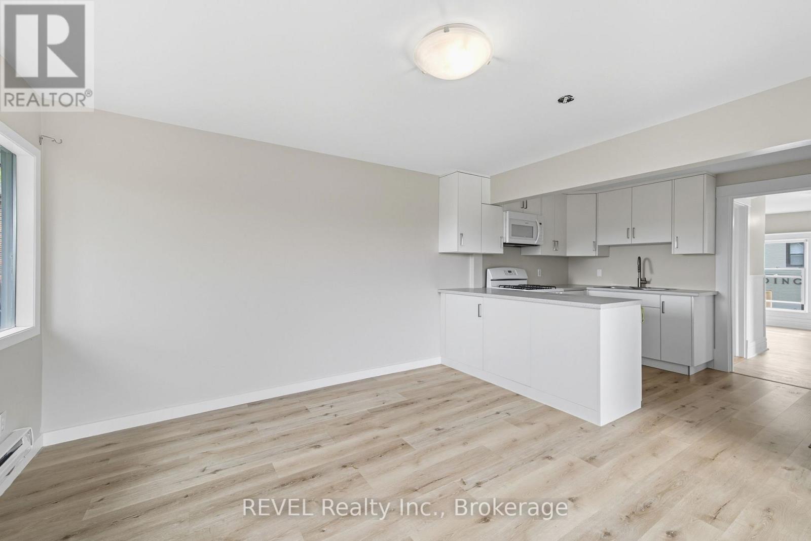 14 Bond Street, St. Catharines, Ontario  L2R 4Z2 - Photo 13 - X12849794