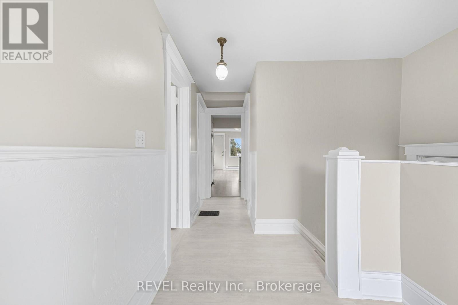 14 Bond Street, St. Catharines, Ontario  L2R 4Z2 - Photo 7 - X12849794