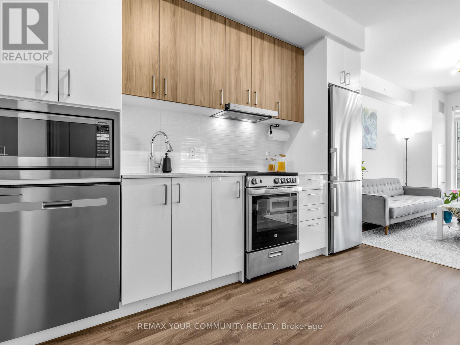 1510 - 30 Upper Mall Way, Vaughan, Ontario  L4J 4P8 - Photo 4 - N12849418