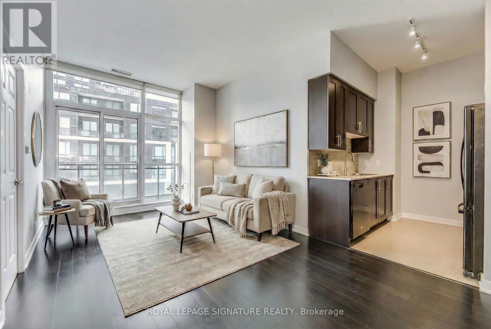 311 - 4070 CONFEDERATION PARKWAY, Mississauga, Ontario