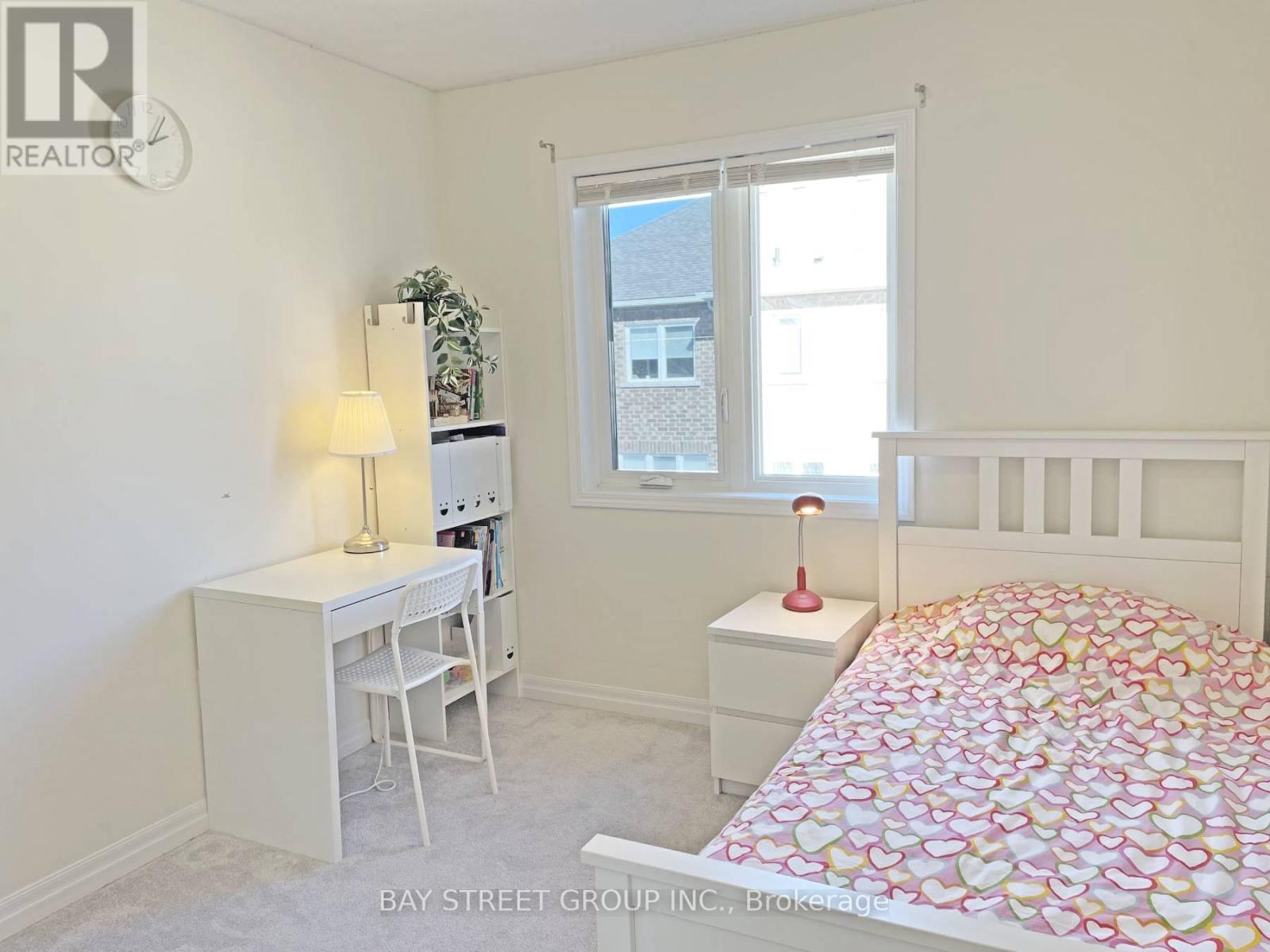 3315 Vardon Way, Oakville, Ontario  L6M 1S1 - Photo 7 - W12848898