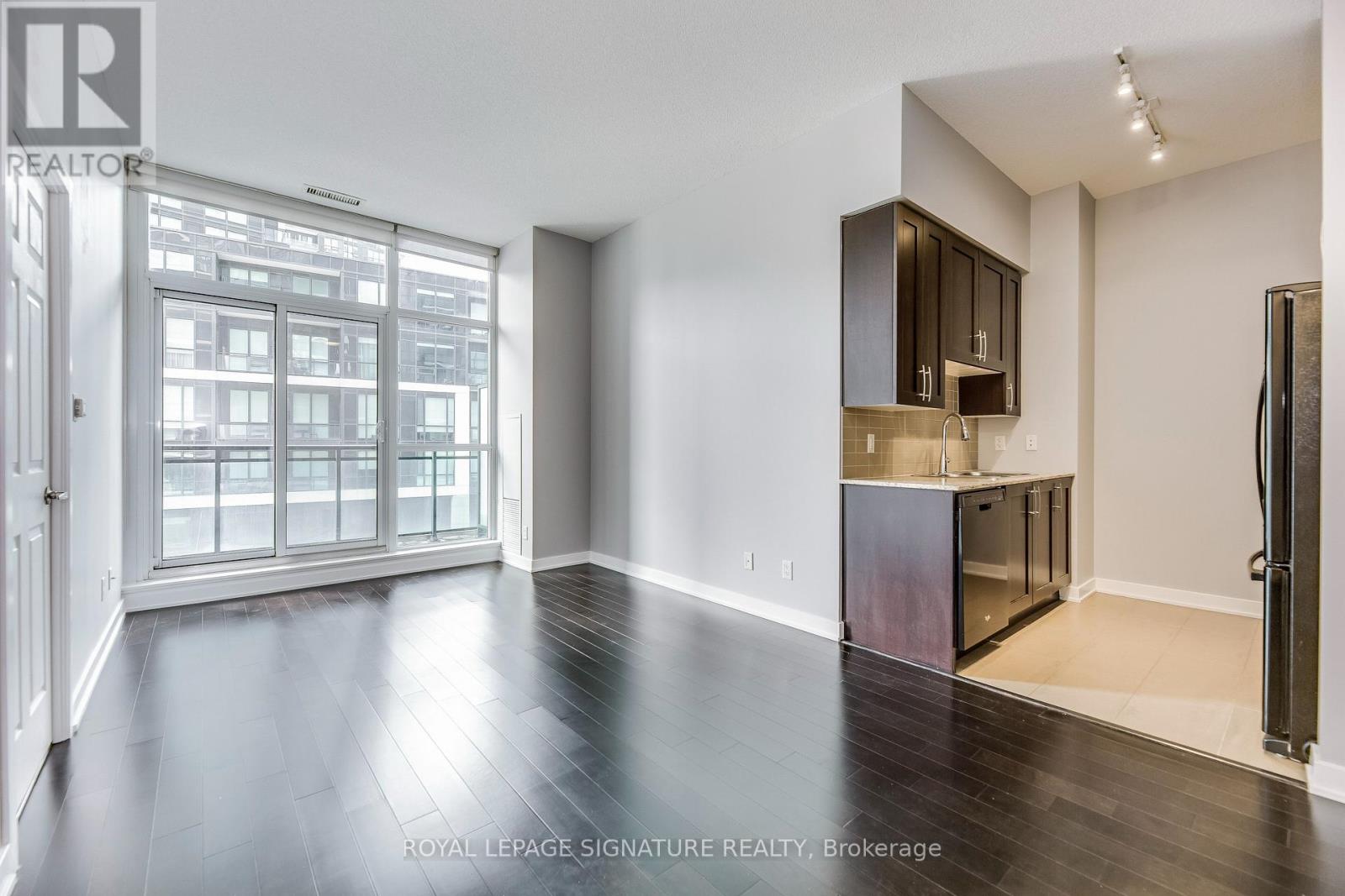 311 - 4070 Confederation Parkway, Mississauga, Ontario  L5B 0E9 - Photo 8 - W12843494