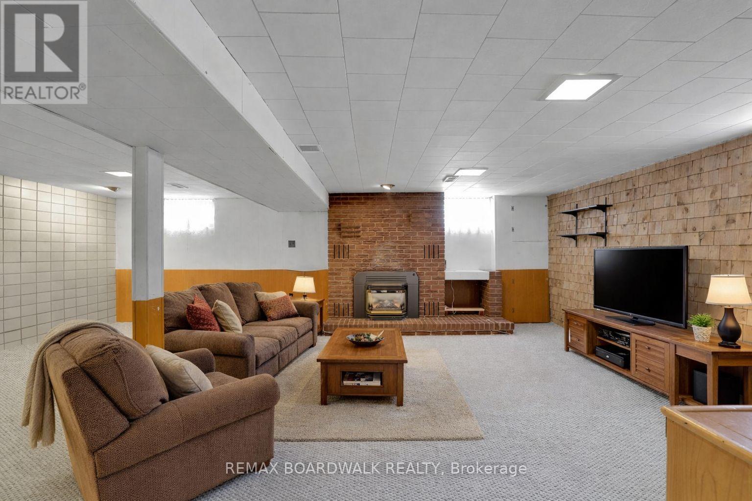 116 Old Colony Road, Ottawa, Ontario  K2L 1M2 - Photo 33 - X12849386