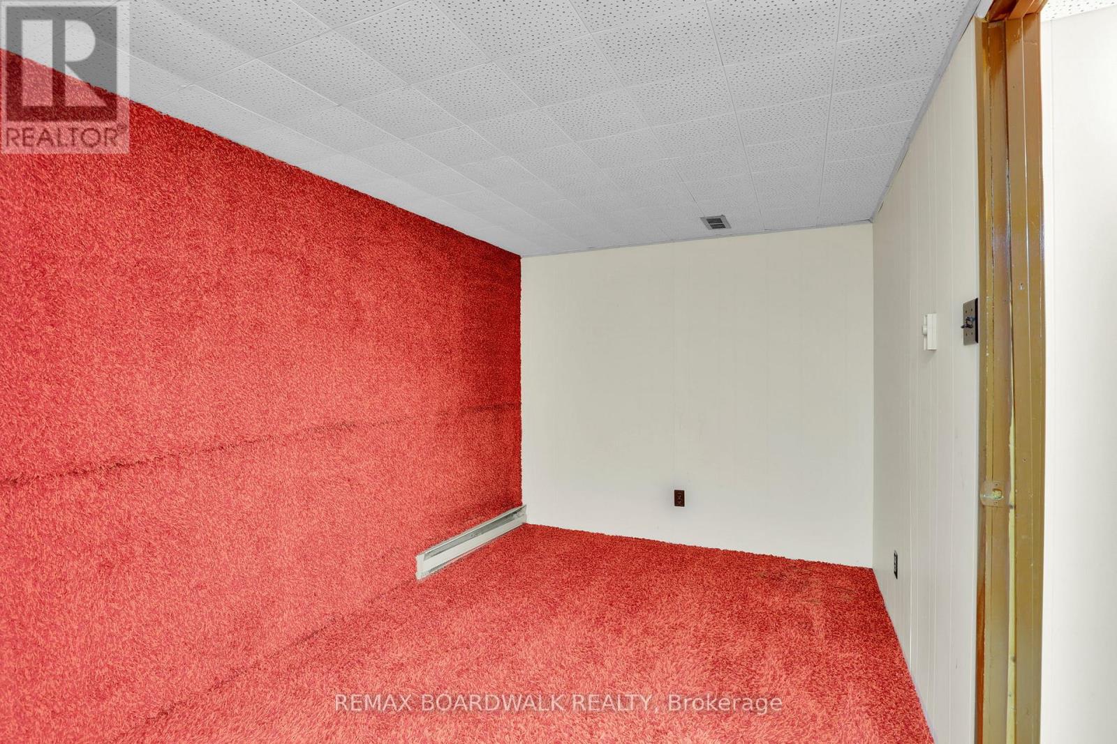 116 Old Colony Road, Ottawa, Ontario  K2L 1M2 - Photo 35 - X12849386