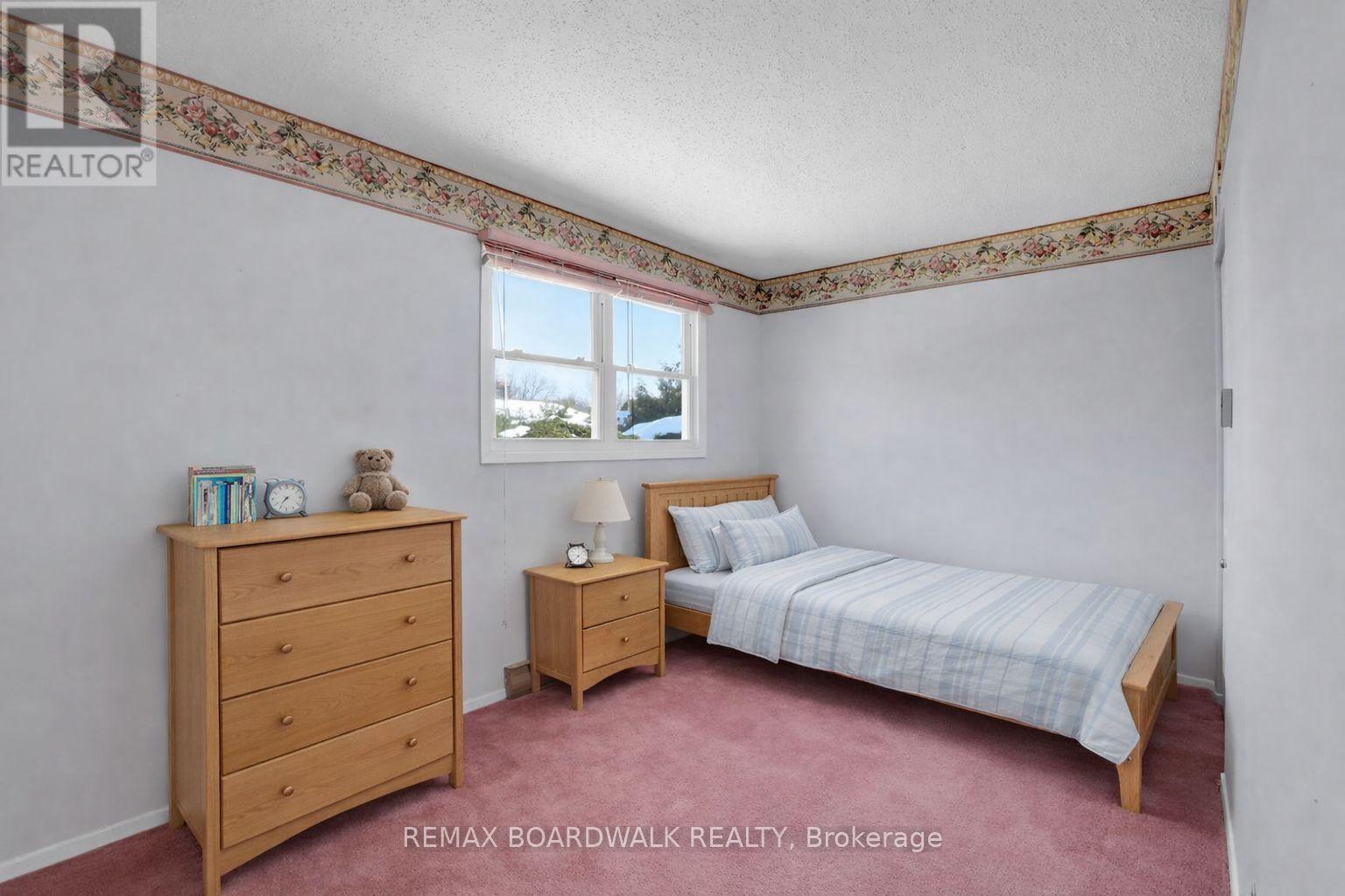 116 Old Colony Road, Ottawa, Ontario  K2L 1M2 - Photo 27 - X12849386