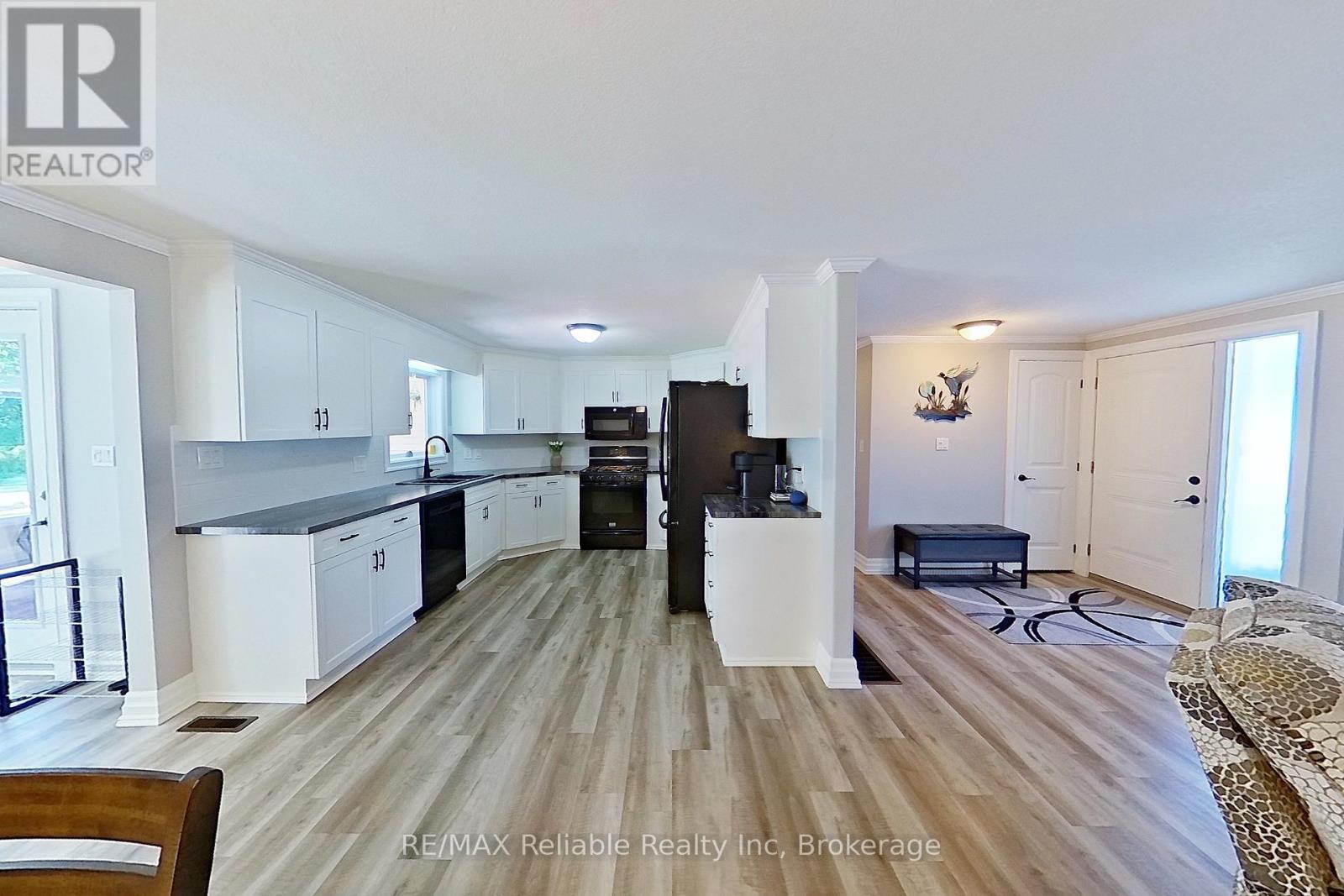 347 Shannon Boulevard, South Huron, Ontario  N0M 1T0 - Photo 22 - X12849768