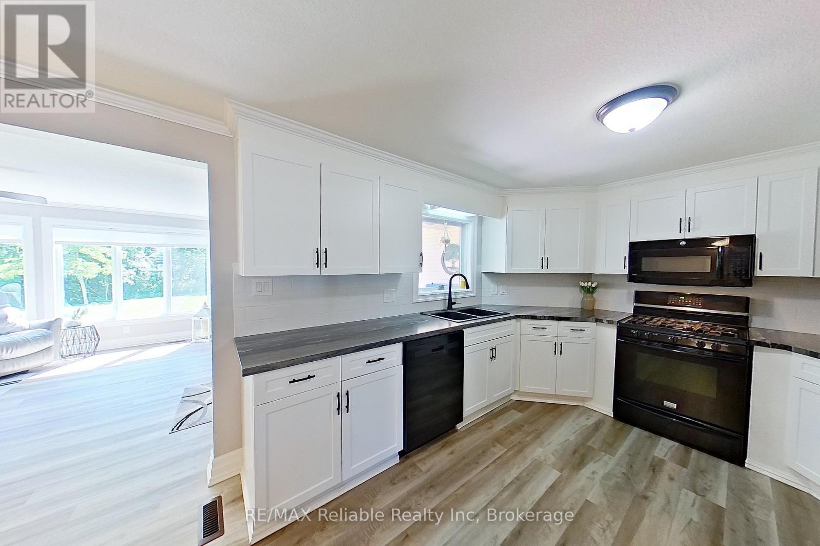 347 Shannon Boulevard, South Huron, Ontario  N0M 1T0 - Photo 24 - X12849768