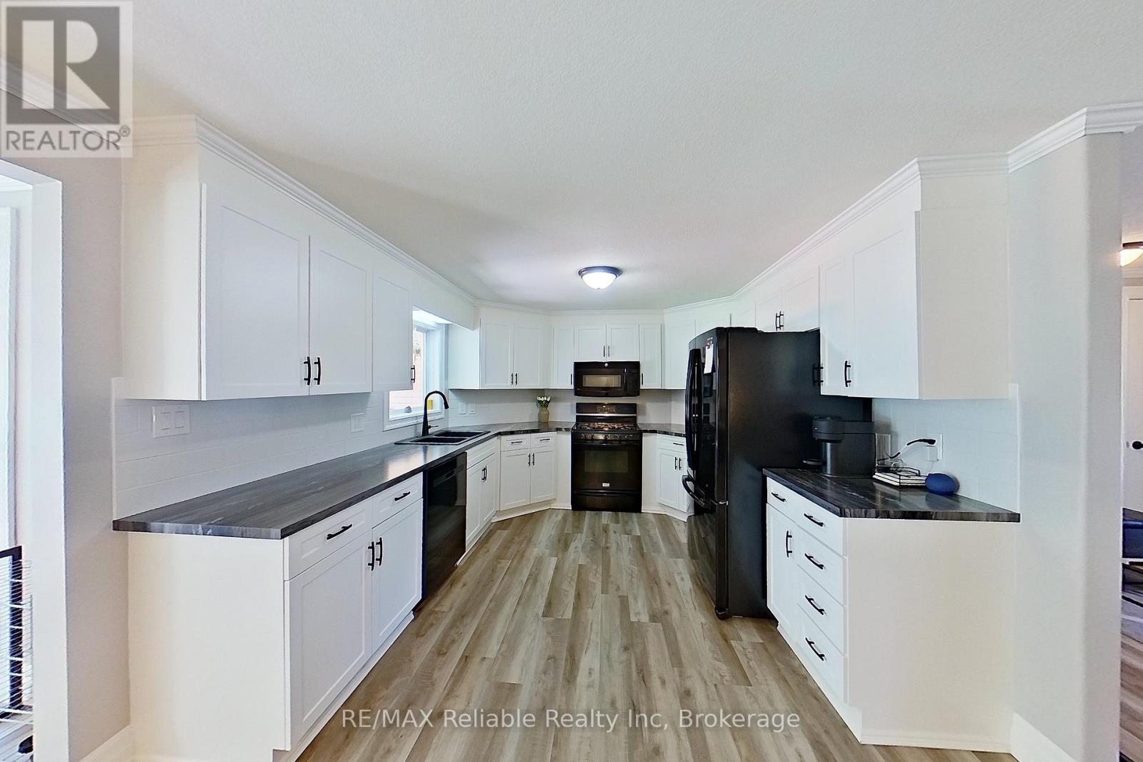 347 Shannon Boulevard, South Huron, Ontario  N0M 1T0 - Photo 25 - X12849768