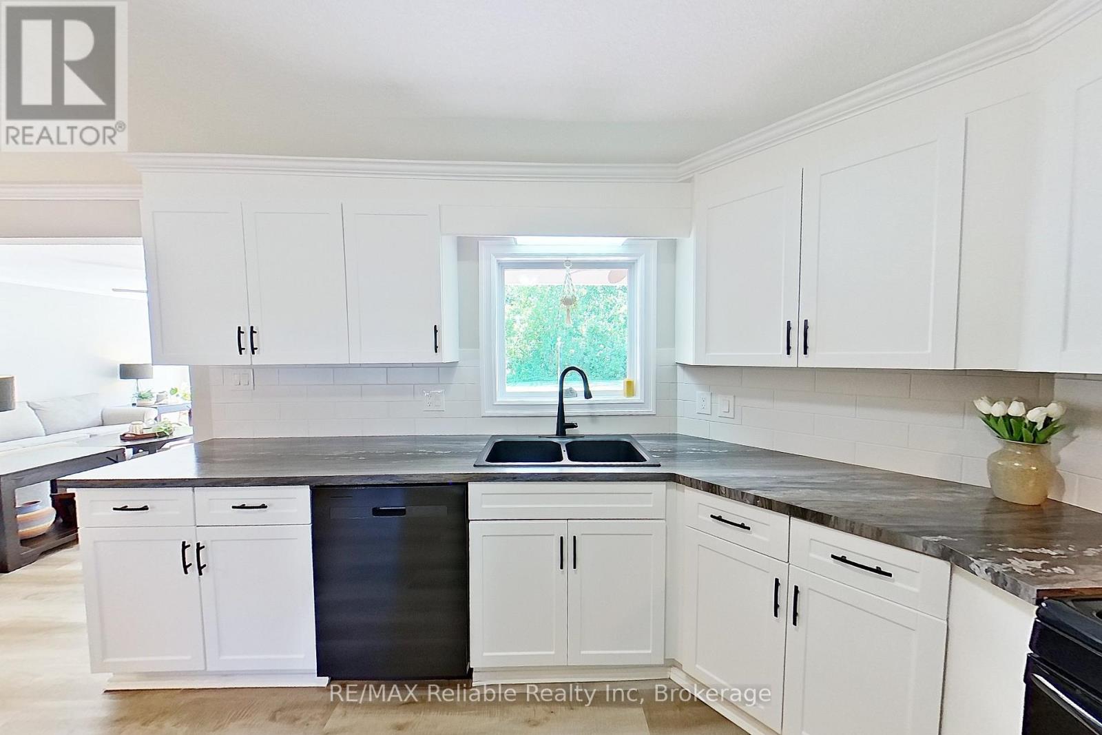 347 Shannon Boulevard, South Huron, Ontario  N0M 1T0 - Photo 26 - X12849768