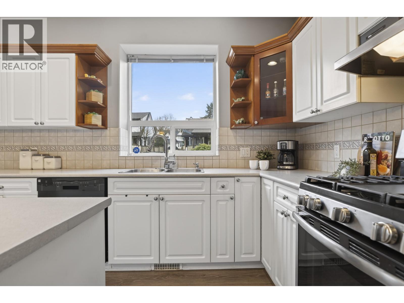 19757 Joyner Place, Pitt Meadows, British Columbia  V3Y 2S3 - Photo 9 - R3096013