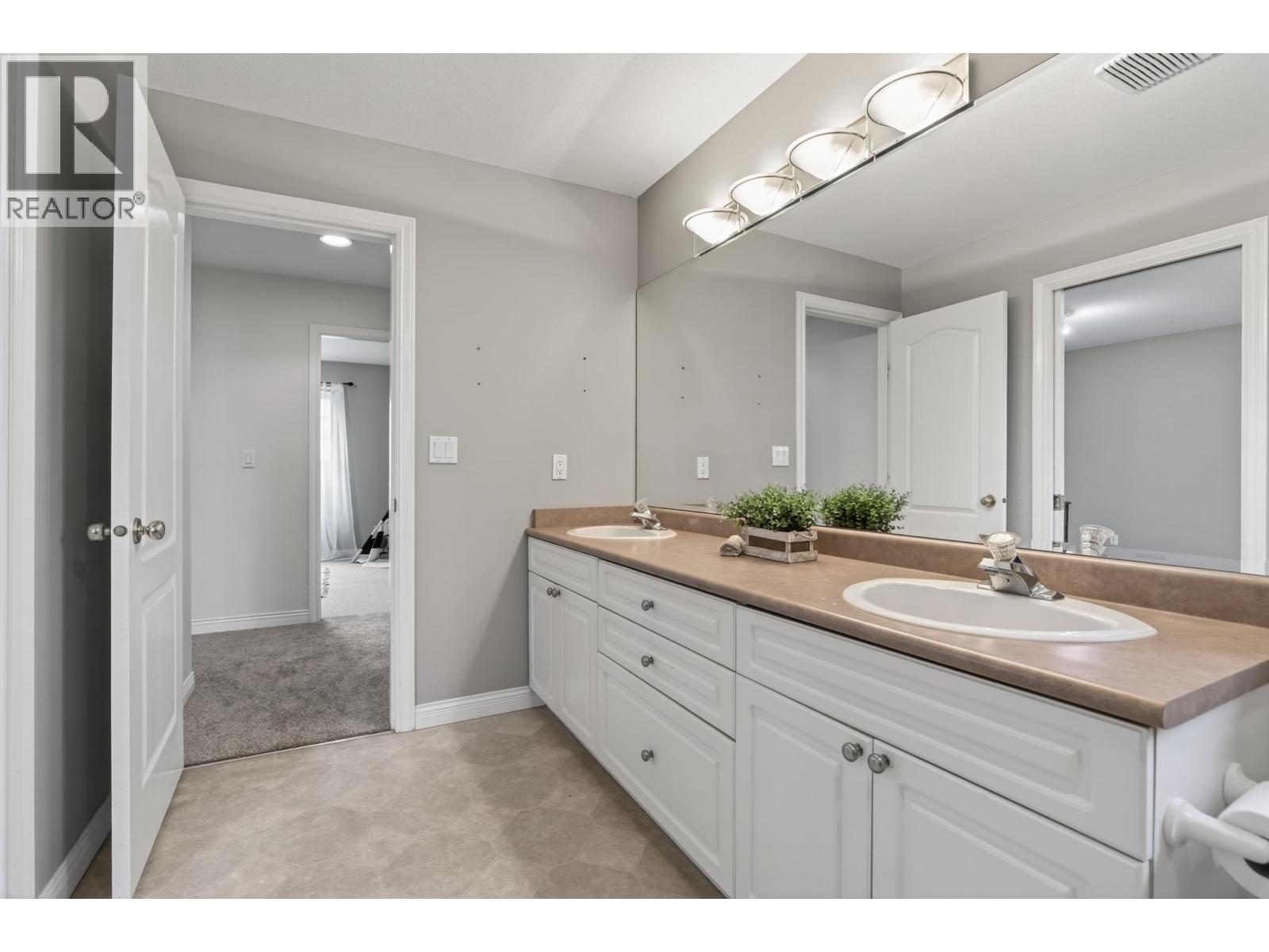 19757 Joyner Place, Pitt Meadows, British Columbia  V3Y 2S3 - Photo 30 - R3096013