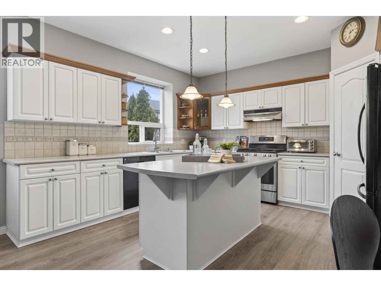 19757 Joyner Place, Pitt Meadows, British Columbia  V3Y 2S3 - Photo 7 - R3096013