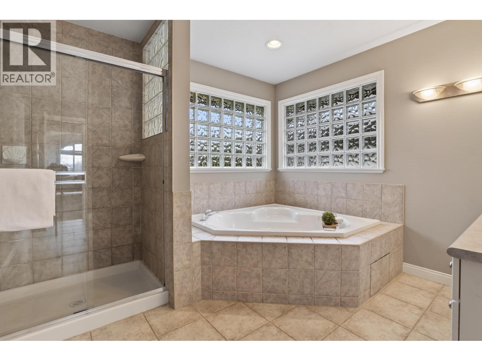 19757 Joyner Place, Pitt Meadows, British Columbia  V3Y 2S3 - Photo 22 - R3096013