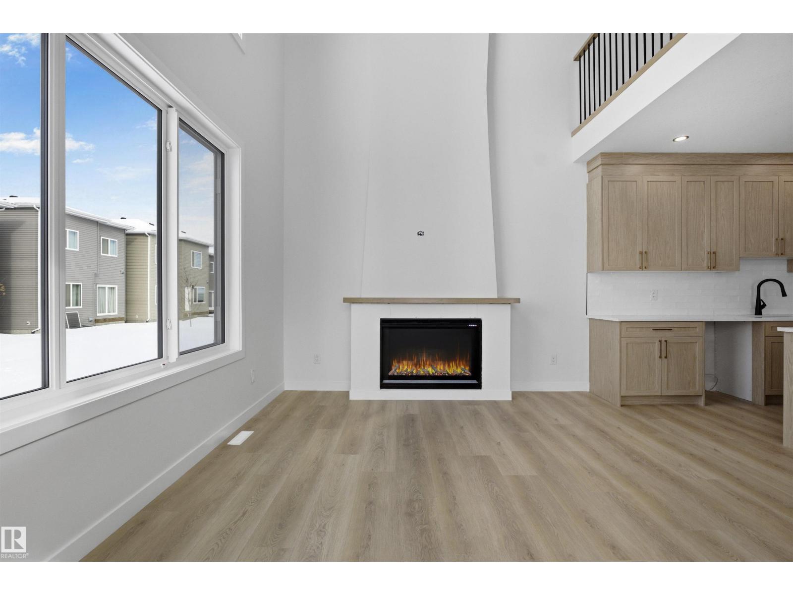 3304 Chickadee Dr Nw Nw, Edmonton, Alberta  T5V 1R5 - Photo 3 - E4467949